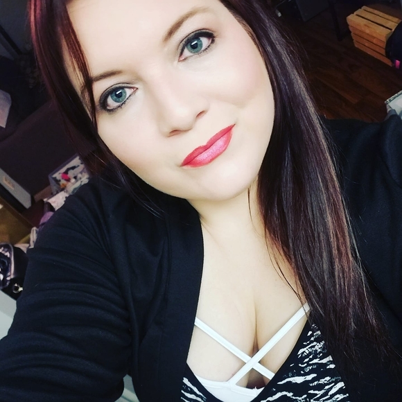 Meet your Posher, Renée - Picture 1 of 1